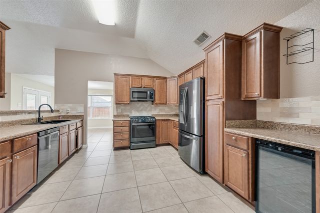 4958 Briar Oaks Lane, Grand Prairie, TX 75052