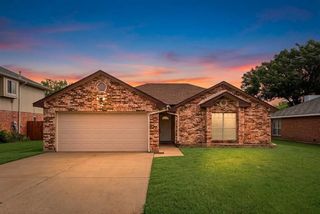 4958 Briar Oaks Lane, Grand Prairie, TX 75052