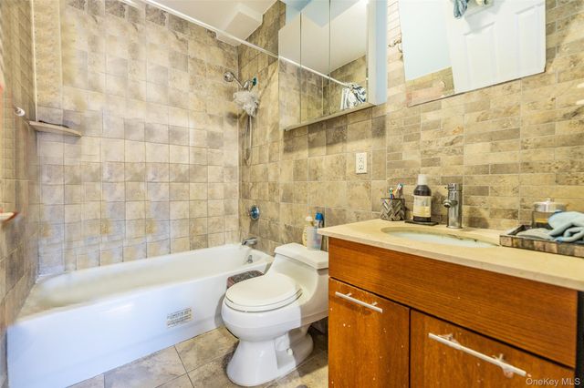 71-19 162 Street 3D, Fresh Meadows, NY 11365