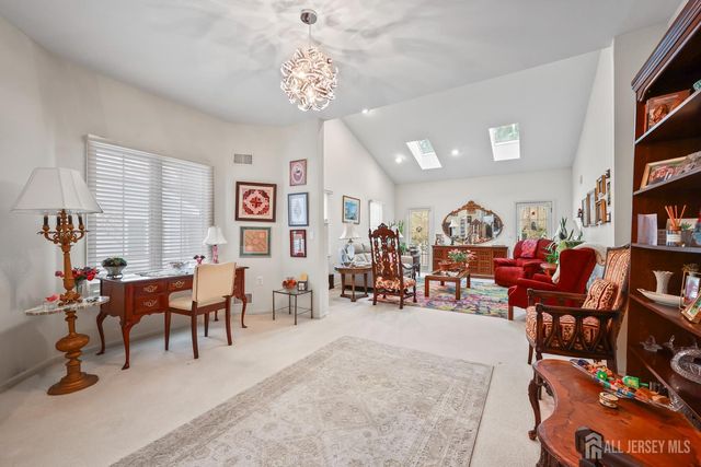 17 Kingston Court, Monroe, NJ 08831