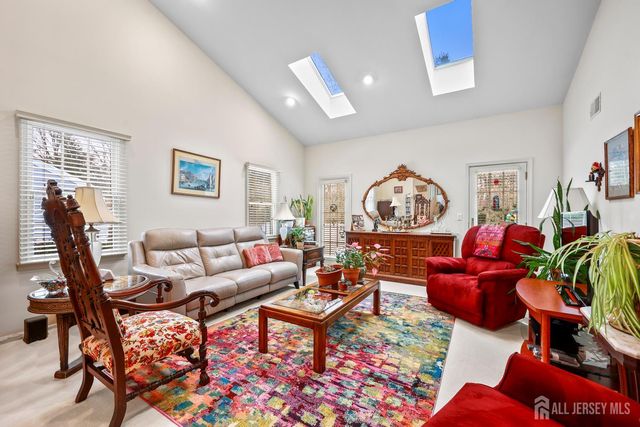 17 Kingston Court, Monroe, NJ 08831