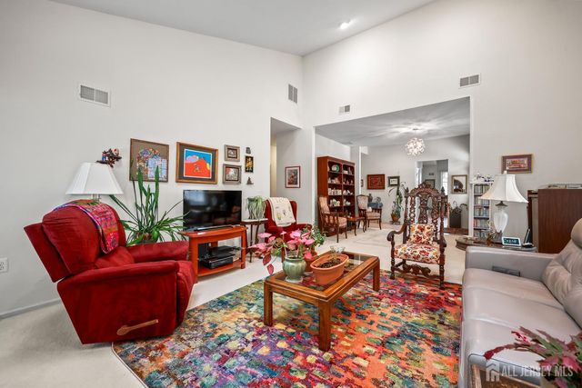 17 Kingston Court, Monroe, NJ 08831