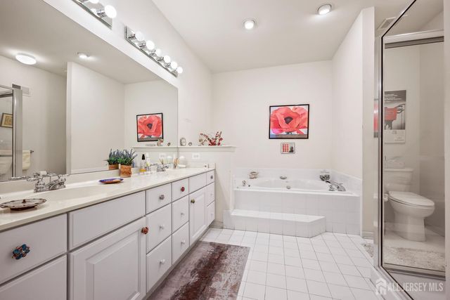 17 Kingston Court, Monroe, NJ 08831