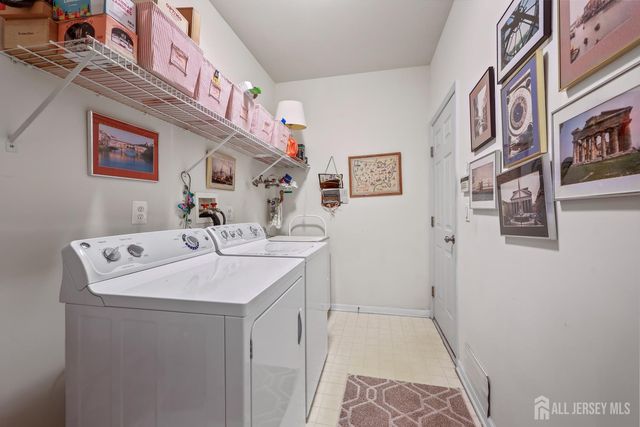 17 Kingston Court, Monroe, NJ 08831