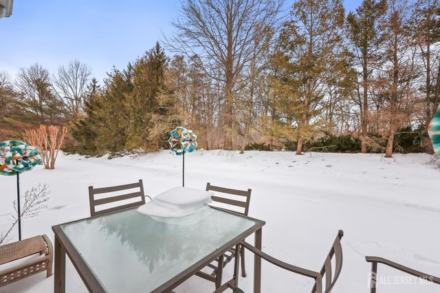 17 Kingston Court, Monroe, NJ 08831