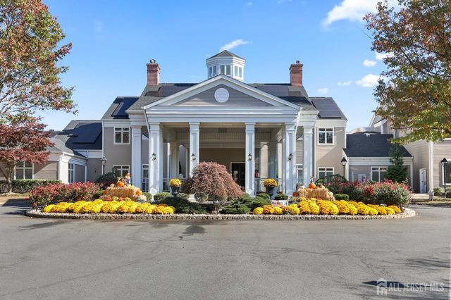 17 Kingston Court, Monroe, NJ 08831