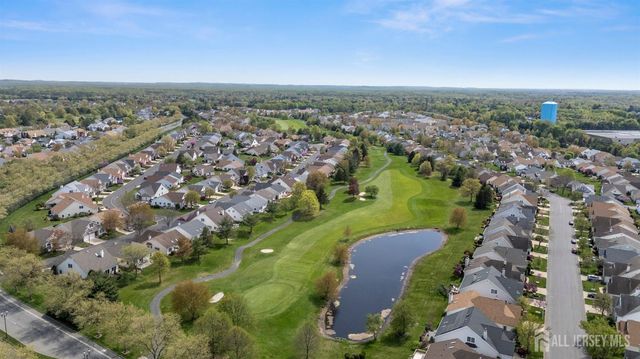 17 Kingston Court, Monroe, NJ 08831