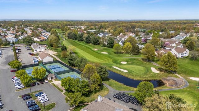 17 Kingston Court, Monroe, NJ 08831