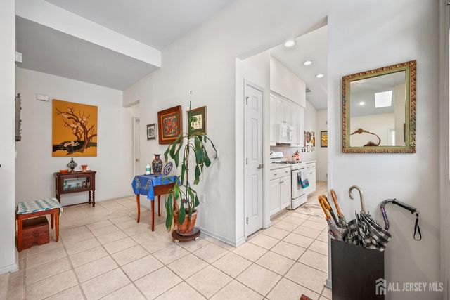 17 Kingston Court, Monroe, NJ 08831