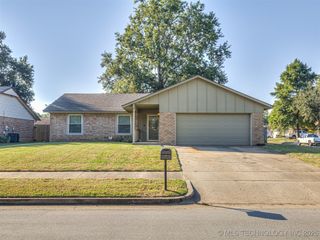 201 E Waco Street, Broken Arrow, OK 74011