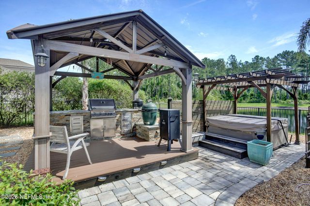 210 PRINCE ALBERT Avenue, St. Johns, FL 32259