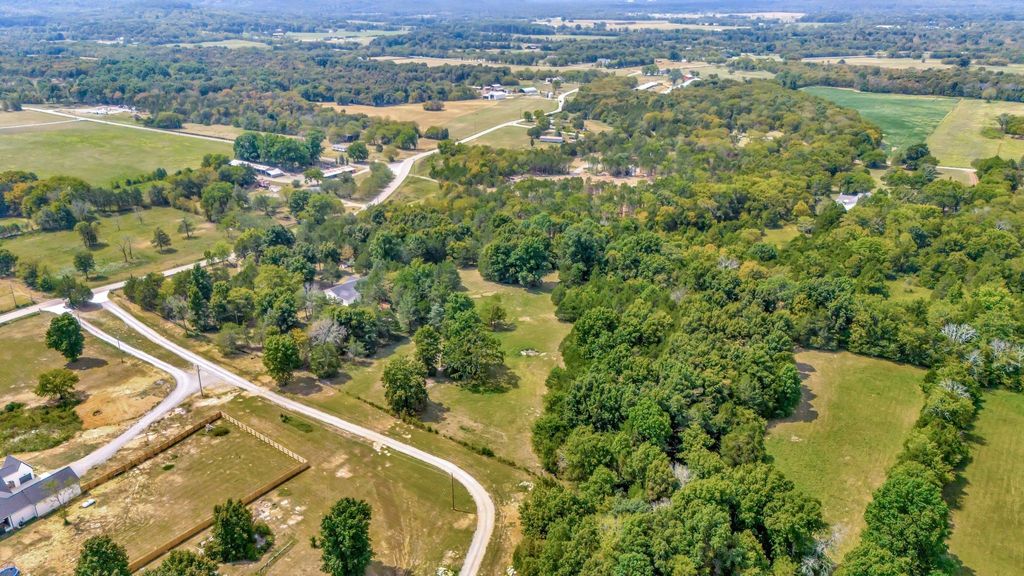 3935 Christiana Hoovers Gap, Christiana, TN 37037
