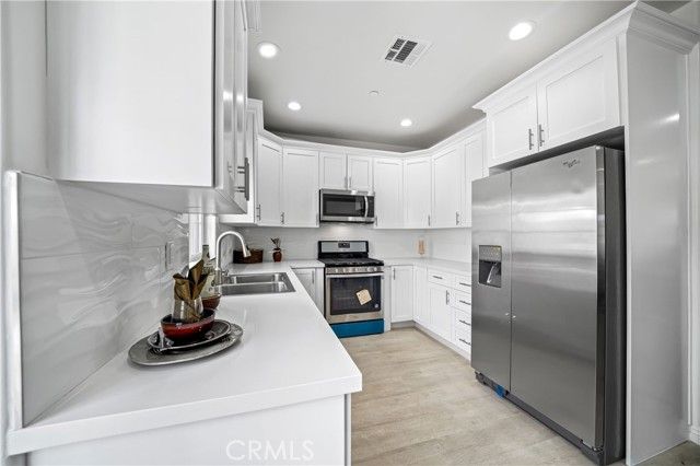 1101 N Maclay 9, San Fernando, CA 91340