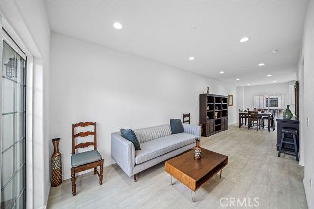 1101 N Maclay 9, San Fernando, CA 91340