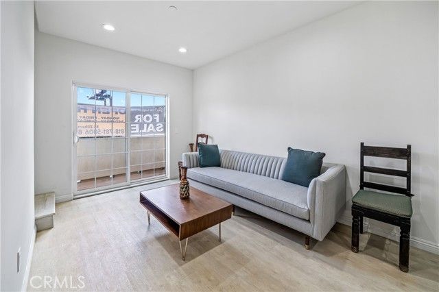 1101 N Maclay 9, San Fernando, CA 91340