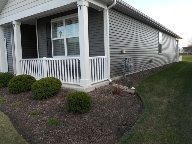 979 Crestview Lane, Pingree Grove, IL 60140