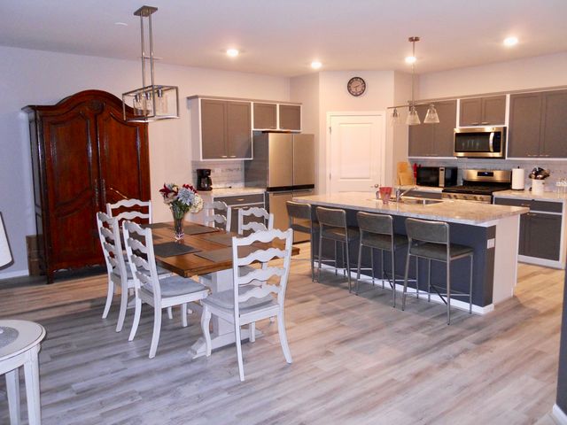 979 Crestview Lane, Pingree Grove, IL 60140