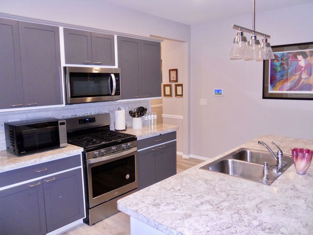 979 Crestview Lane, Pingree Grove, IL 60140