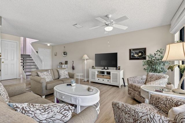 830 Windermere Way, Palm Beach Gardens, FL 33418