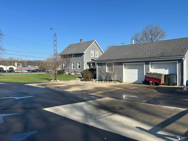 8256 Jackman Road, Temperance, MI 48182