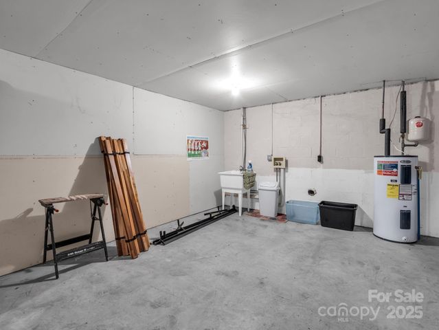 112 Serenity Circle, Hendersonville, NC 28792