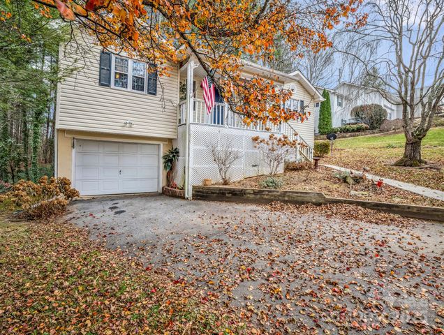 112 Serenity Circle, Hendersonville, NC 28792
