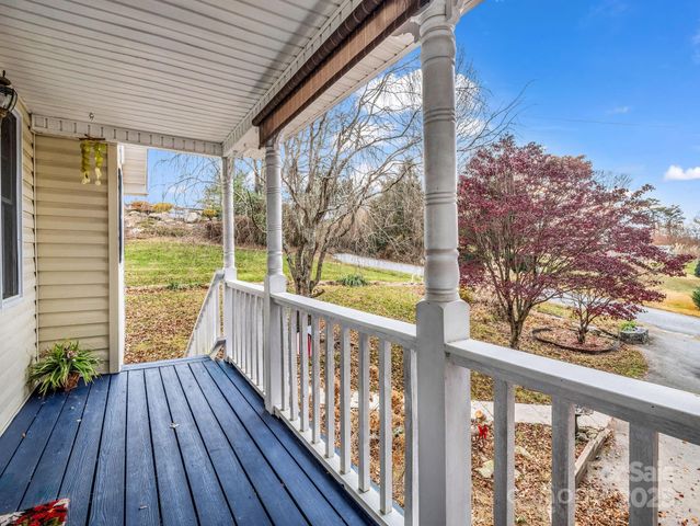 112 Serenity Circle, Hendersonville, NC 28792