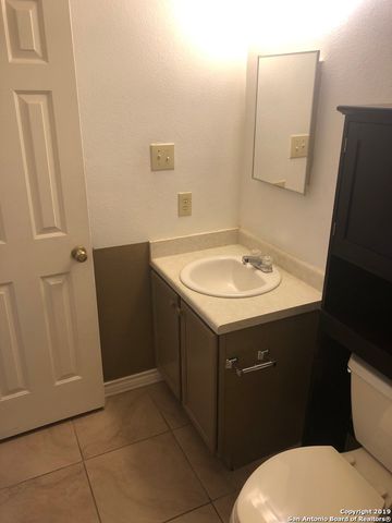 10718 VOLLMER LN, San Antonio, TX 78254