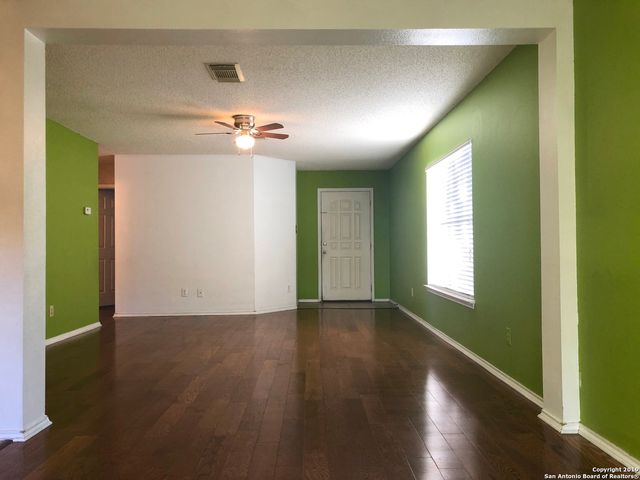 10718 VOLLMER LN, San Antonio, TX 78254