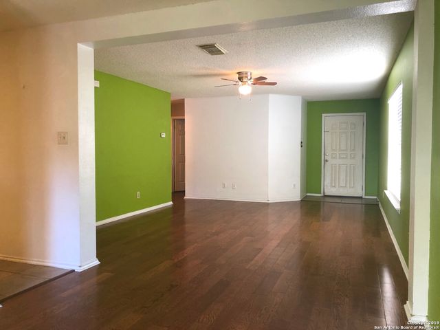 10718 VOLLMER LN, San Antonio, TX 78254