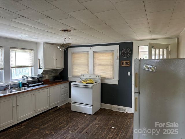 30497 Orchard Lane, Albemarle, NC 28001