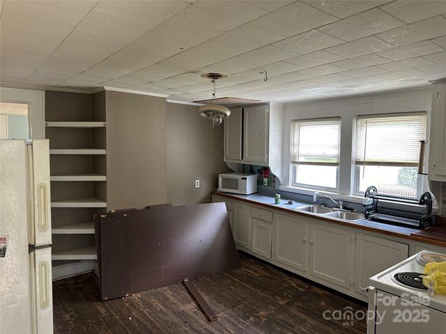 30497 Orchard Lane, Albemarle, NC 28001