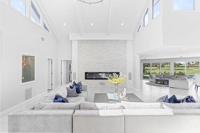 6549 Eastpointe Pines Street, Palm Beach Gardens, FL 33418