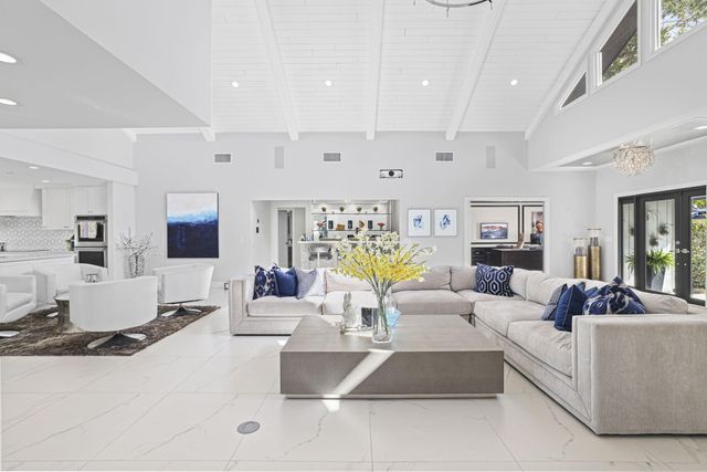 6549 Eastpointe Pines Street, Palm Beach Gardens, FL 33418