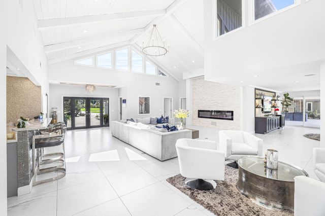 6549 Eastpointe Pines Street, Palm Beach Gardens, FL 33418