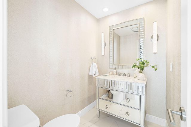 6549 Eastpointe Pines Street, Palm Beach Gardens, FL 33418