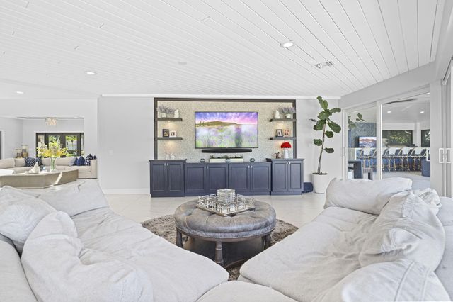 6549 Eastpointe Pines Street, Palm Beach Gardens, FL 33418