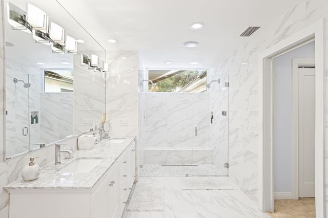 6549 Eastpointe Pines Street, Palm Beach Gardens, FL 33418