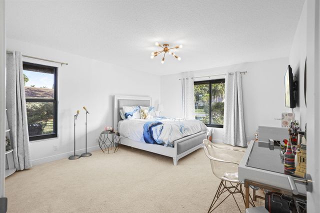 6549 Eastpointe Pines Street, Palm Beach Gardens, FL 33418