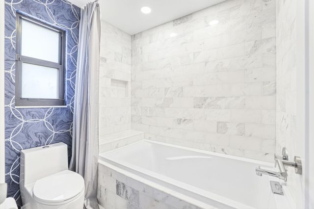 6549 Eastpointe Pines Street, Palm Beach Gardens, FL 33418