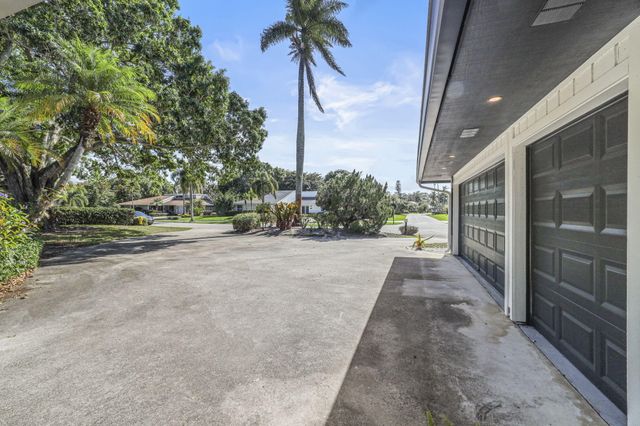 6549 Eastpointe Pines Street, Palm Beach Gardens, FL 33418