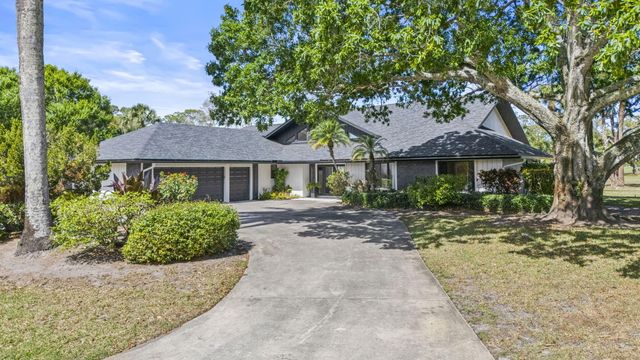 6549 Eastpointe Pines Street, Palm Beach Gardens, FL 33418