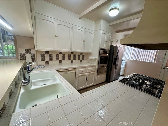 205 18th Street, Manhattan Beach, CA 90266