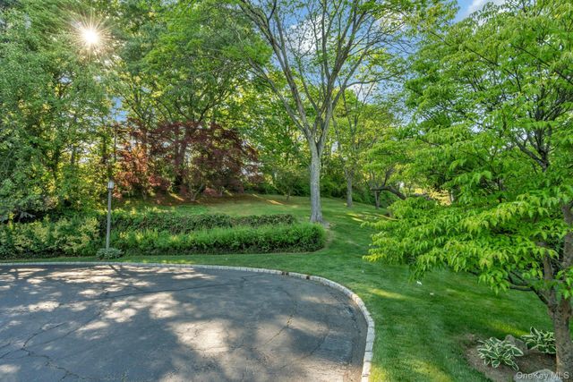 177 Gannet Court Belaire, Manhasset, NY 11030