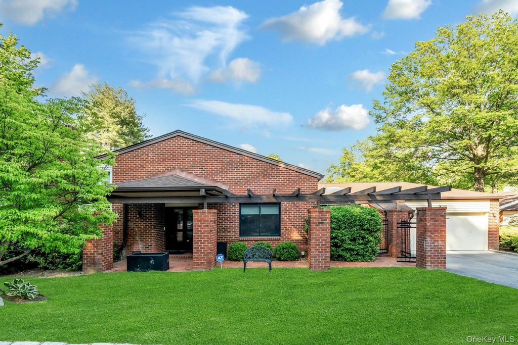 177 Gannet Court Belaire, Manhasset, NY 11030