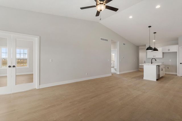 2009 Roseland Drive, Mahomet, IL 61853