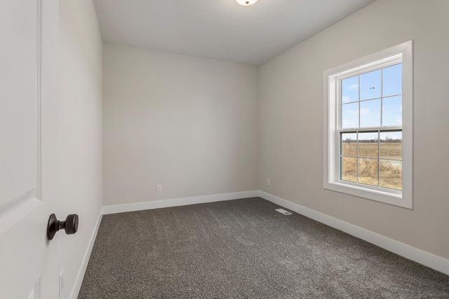 2009 Roseland Drive, Mahomet, IL 61853