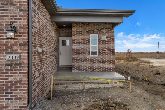 2009 Roseland Drive, Mahomet, IL 61853