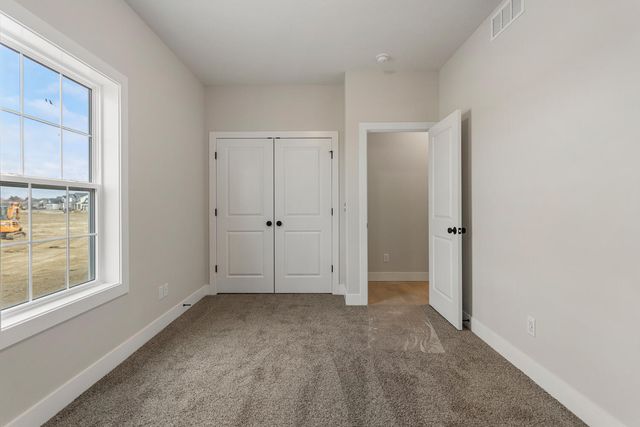 2009 Roseland Drive, Mahomet, IL 61853