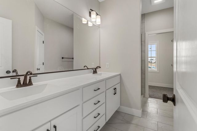 2009 Roseland Drive, Mahomet, IL 61853